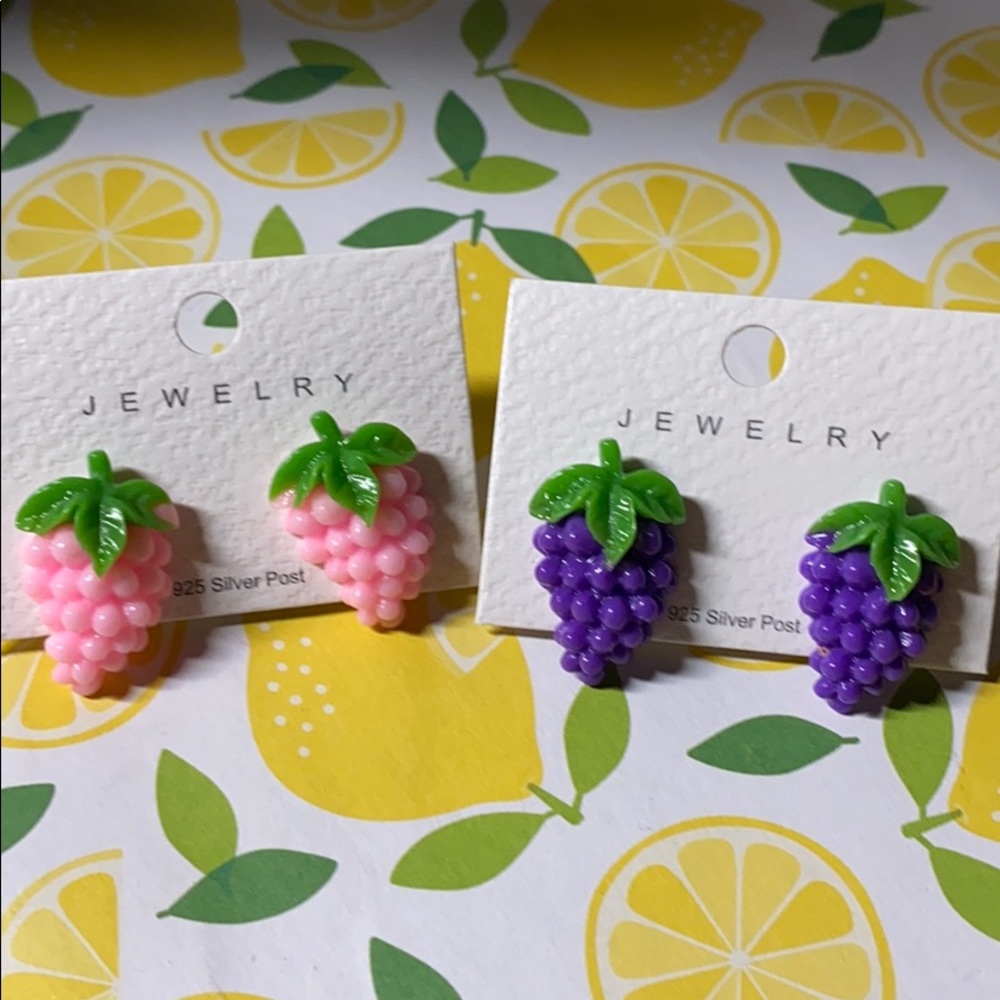 🍋NWT Pink & Purple Grapes Fruit Stud Earrings